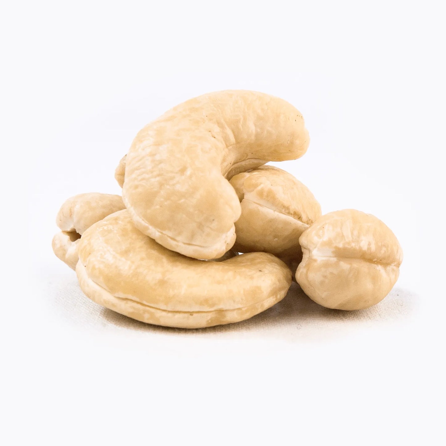 WHITE WHOLES 180 RAW CASHEW WITH NO ADDITIVES