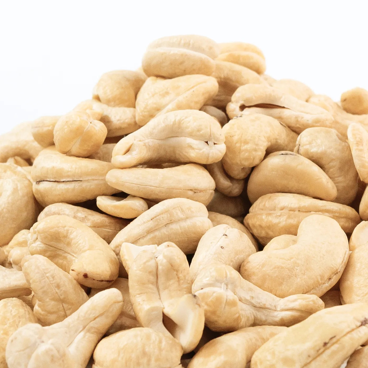 WHITE WHOLES 180 RAW CASHEW WITH NO ADDITIVES